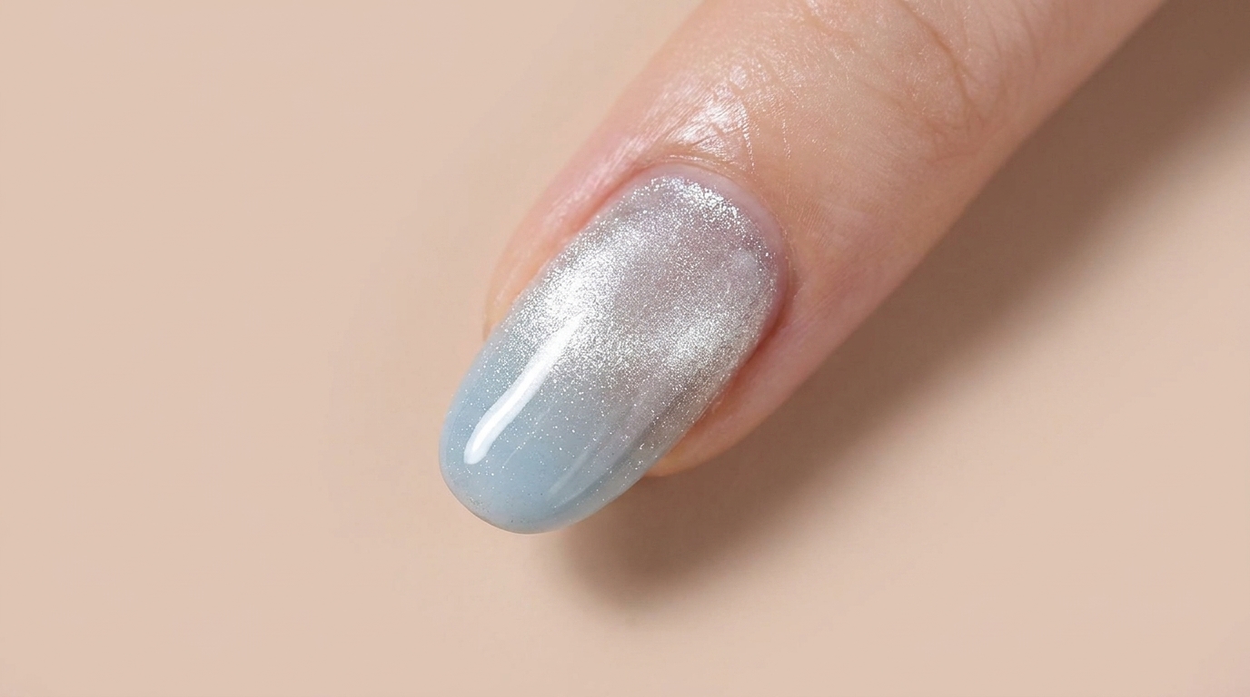 Unghie Cat-Eye con Sfumatura Azzurro Polvere — Tutorial Passo dopo Passo