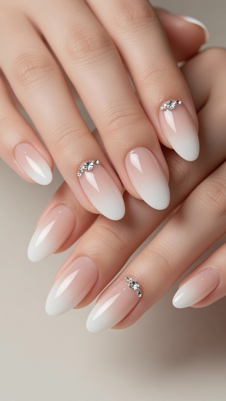 Unghie French Ombré Bianche con Strass: Tutorial Facile Stile Salone