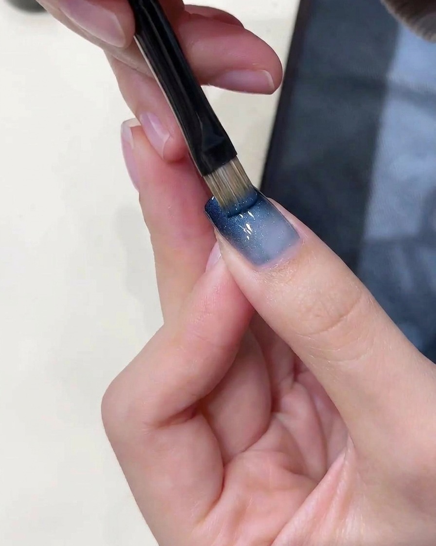 Utilizzo di un magnete per creare un effetto luminoso ampio.