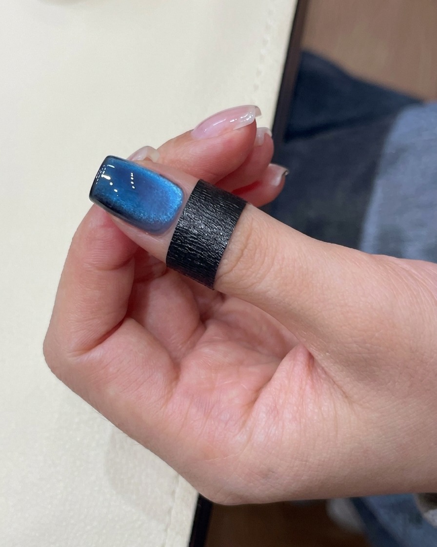 Utilizzo del bordo del magnete per definire il riflesso cat-eye.