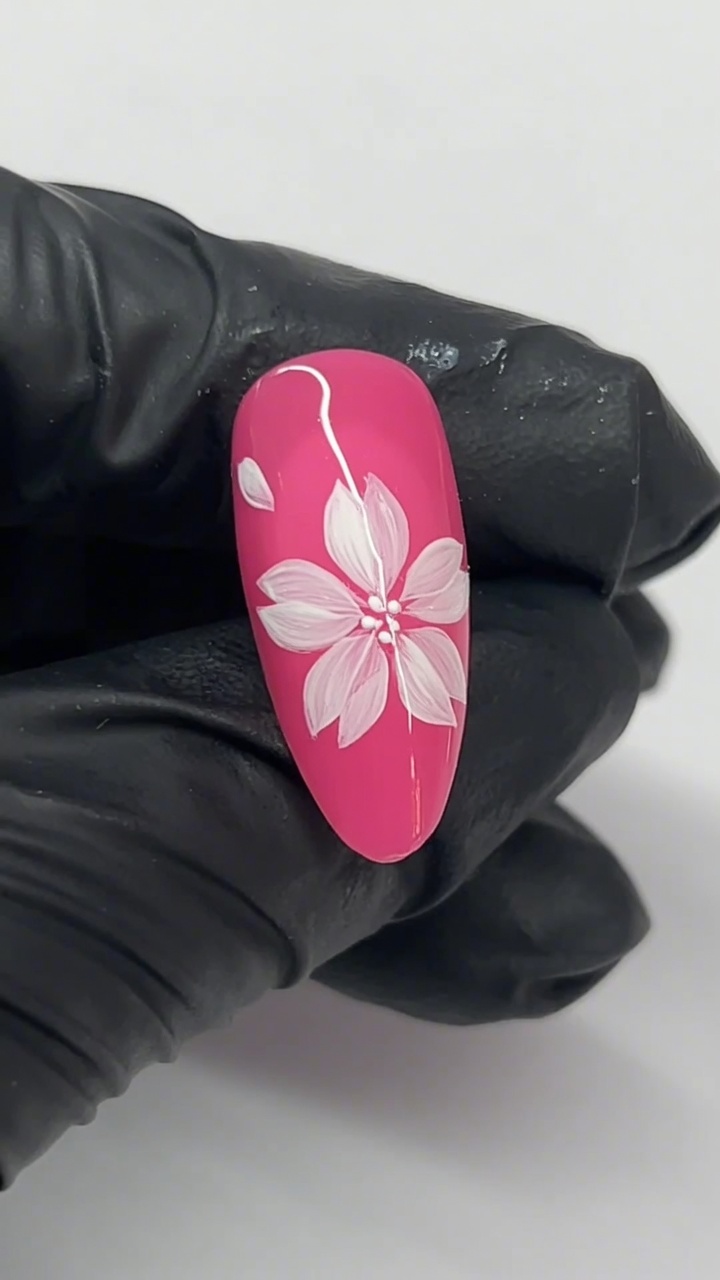 Nail Art Delicata con Fiori di Ciliegio — Tutorial Passo Passo