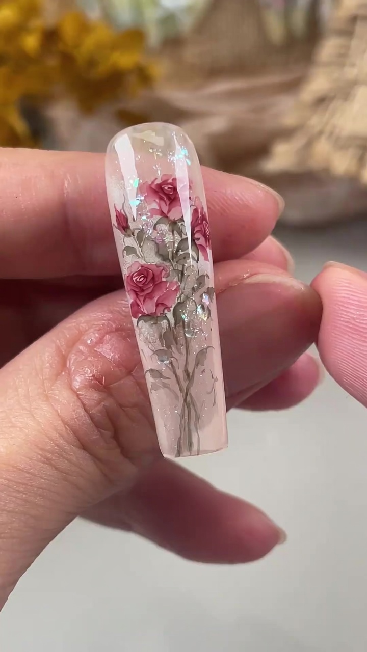 Nail Art Acquerello con Rose — Tutorial per un Delicato Design Floreale