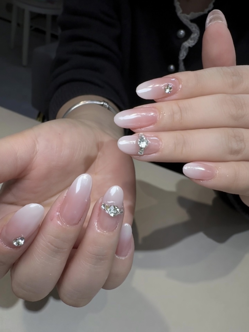 Unghie Ombré Aurora Glazed Donut con Strass — Tutorial Passo dopo Passo