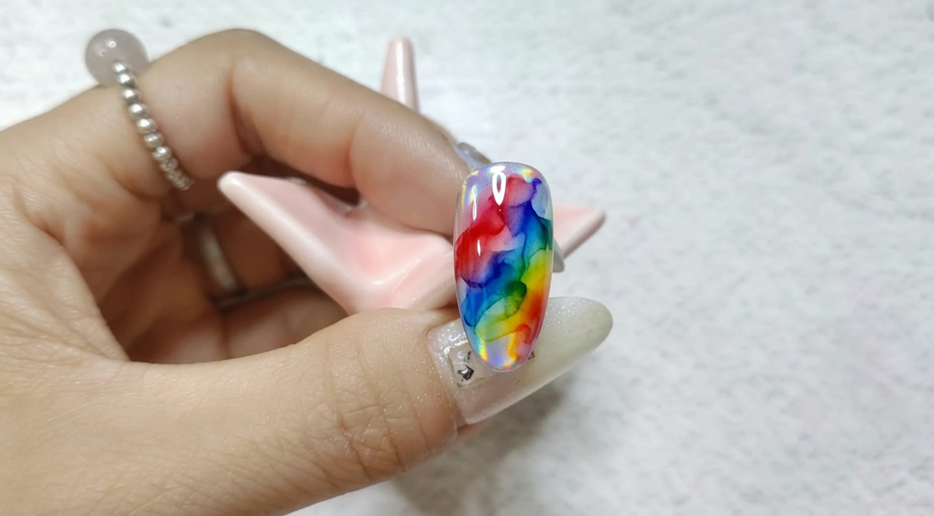 Unghie Sfumate Effetto Aurora Cromo — Tutorial di Nail Art Professionale