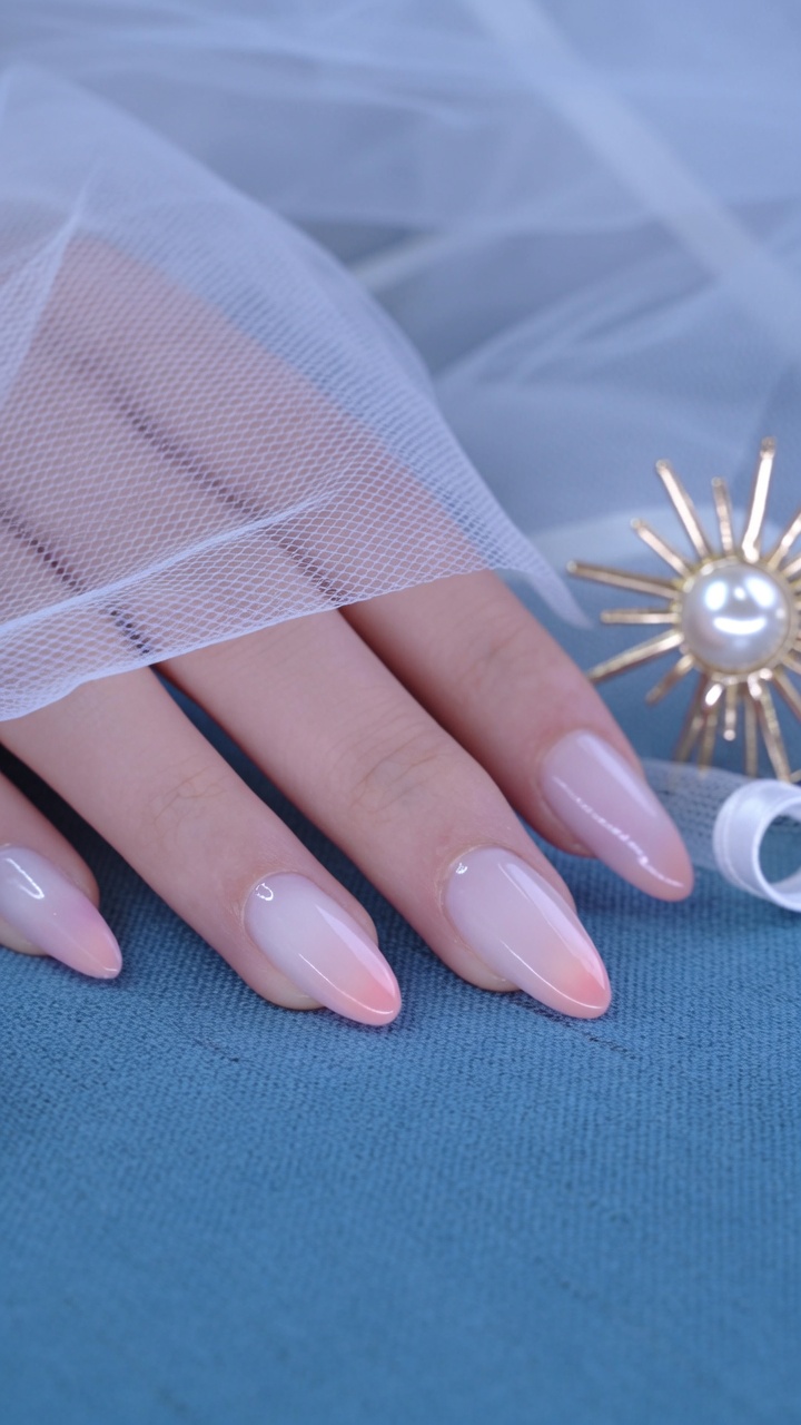 Unghie Jelly Ombré — Tutorial Step-by-Step