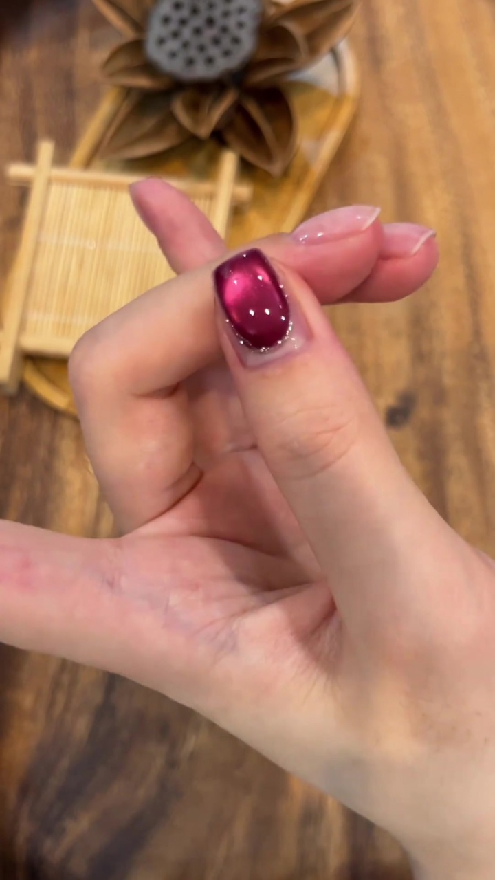Unghie Cat-Eye Magnetiche Rosso Rosa Effetto Gemma — Tutorial Passo Passo