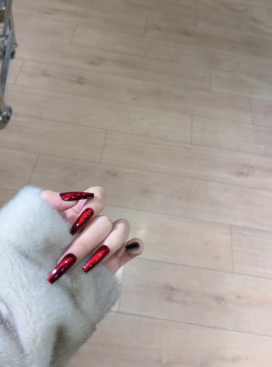 Unghie Cat-Eye Magnetiche Rosso Intenso — Tutorial Passo dopo Passo