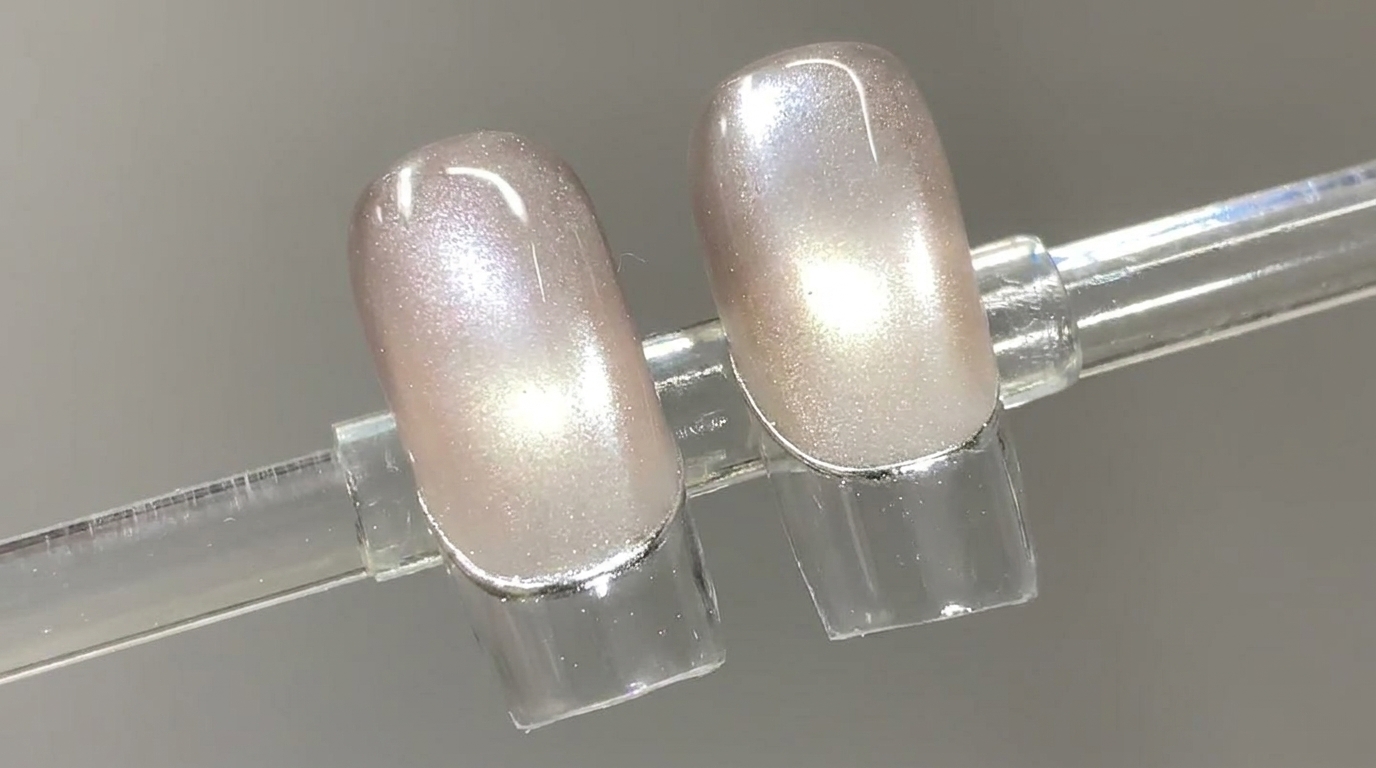 Unghie Cat Eye Effetto Perla di Vetro con French Argento — Tutorial Passo dopo Passo