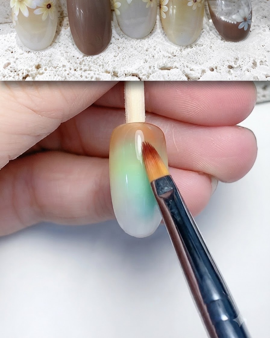 Un pennello applica il liquido o gel blooming sulla superficie dellunghia.