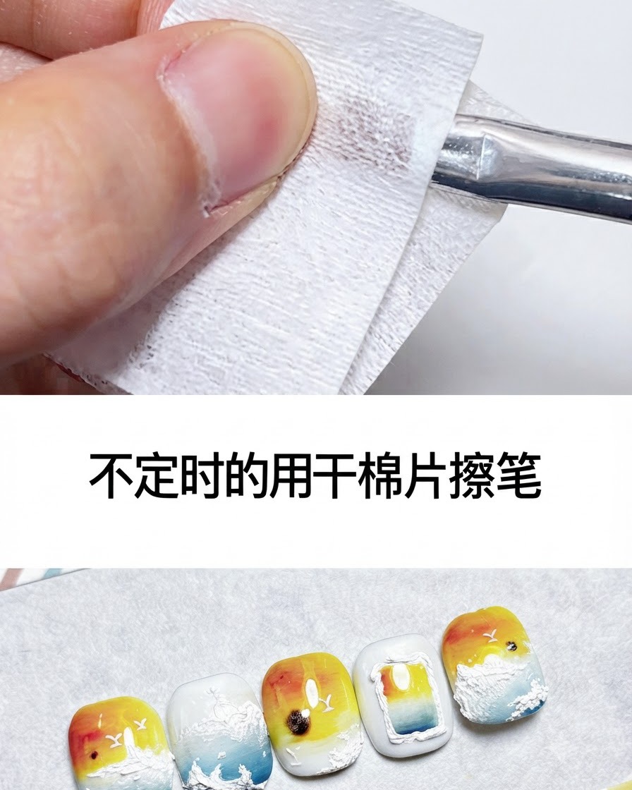 Un pennello per nail art pulito su un dischetto di cotone asciutto.