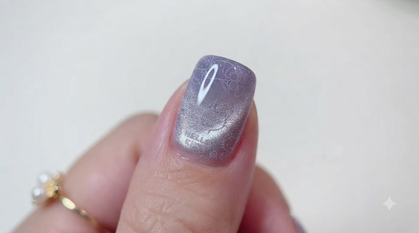 Tutorial per unghie sfumate viola estive e cat-eye con Hello Kitty