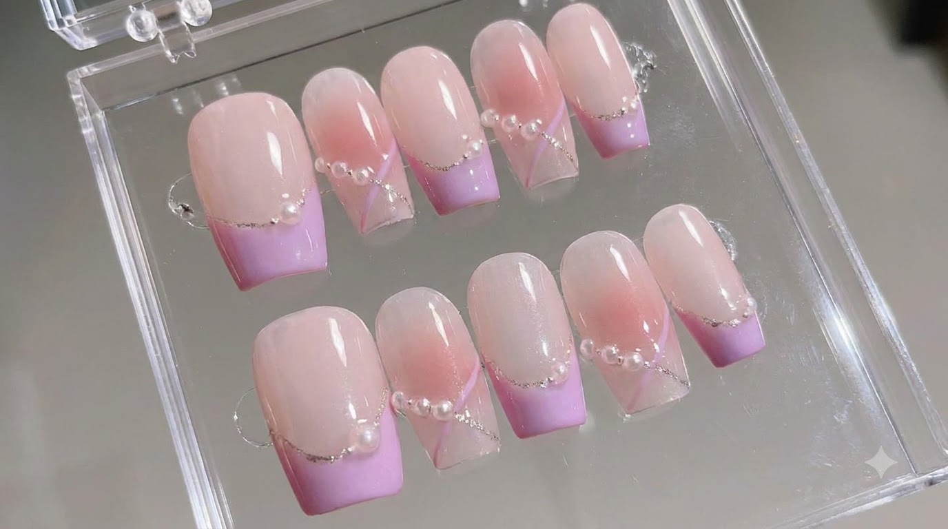 Nail Art French Irregolare con Perle — Elegante Tutorial Passo Dopo Passo